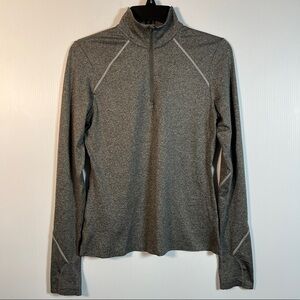 ZELLA 1/4 Zip Top w/perforated design on back. Gray flecked. Thumb holes Small